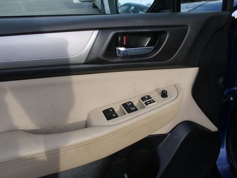 Used 2017 Subaru Outback 2.5i Premium image 13