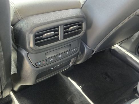 Used 2025 Honda Pilot EX-L image 14