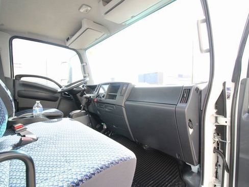 New 2024 Chevrolet Low Cab Forward image 36