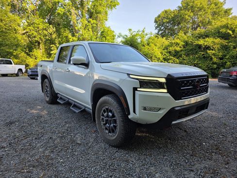 Used 2024 Nissan Frontier PRO-4X w/ Pro Premium Package image 1