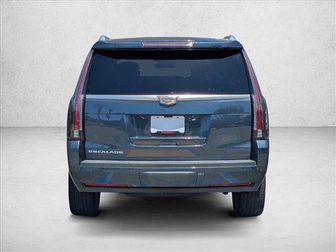 Used 2019 Cadillac Escalade Luxury AWD/4WD image 7