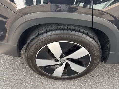 Certified 2024 Volkswagen Taos S AWD/4WD image 5