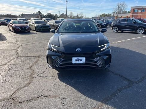 Used 2025 Toyota Camry XLE w/ Premium Package image 36