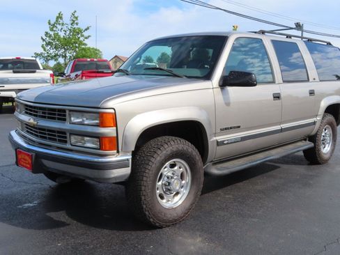 Used 1999 Chevrolet Suburban 2500 w/ Preferred Equipment Group 3 AWD/4WD image 10