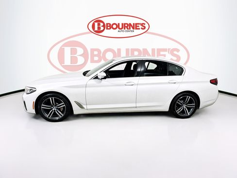 Used 2022 BMW 530i xDrive w/ Premium Package image 9