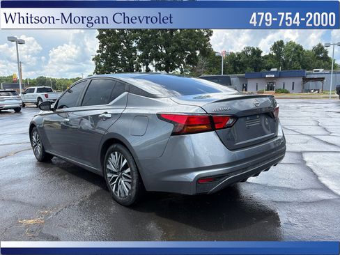Used 2024 Nissan Altima 2.5 SV FWD image 8