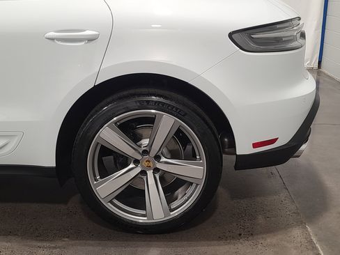 New 2026 Porsche Macan image 35
