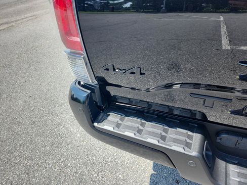 Used 2023 Toyota Tacoma Limited w/ Nightshade Package AWD/4WD image 4