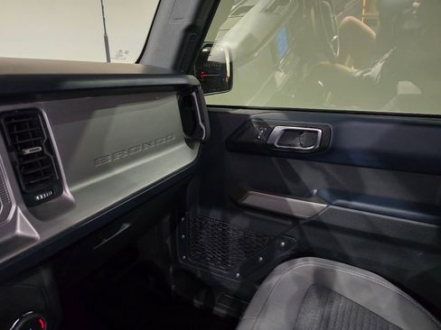 Used 2022 Ford Bronco Outer Banks image 37