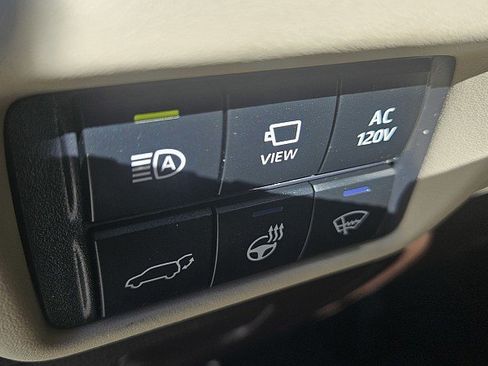 Used 2021 Toyota Highlander Platinum AWD/4WD image 20