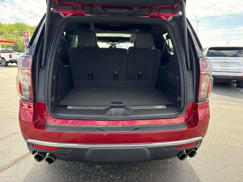 Used 2024 Chevrolet Suburban Premier AWD/4WD image 5