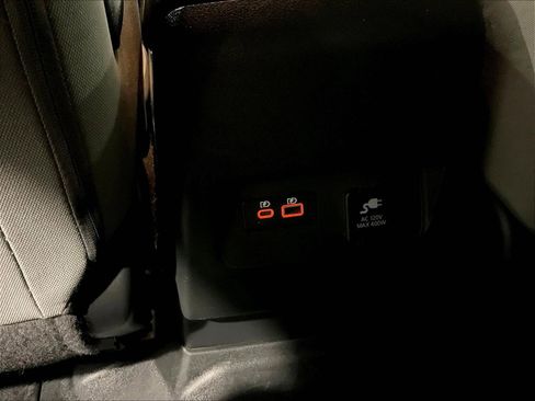 Used 2023 Nissan Frontier SV w/ SV Convenience Package AWD/4WD image 11