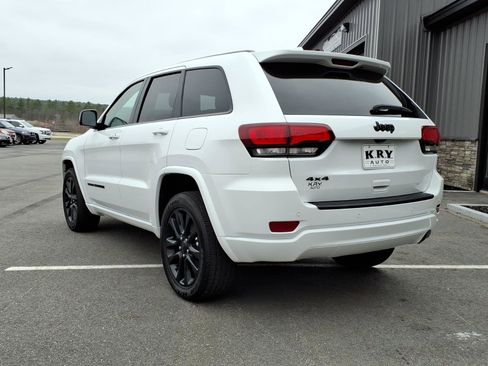 Used 2019 Jeep Grand Cherokee Altitude image 4