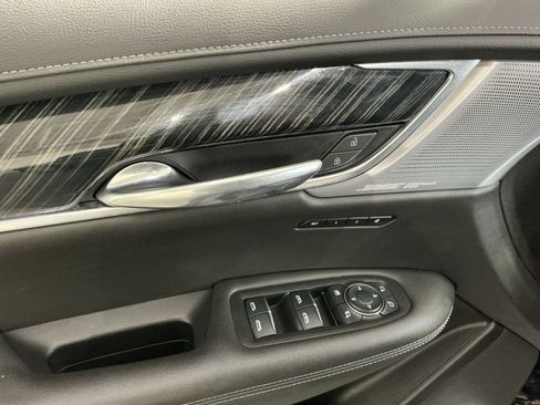Used 2023 Cadillac XT6 Premium Luxury AWD/4WD image 16