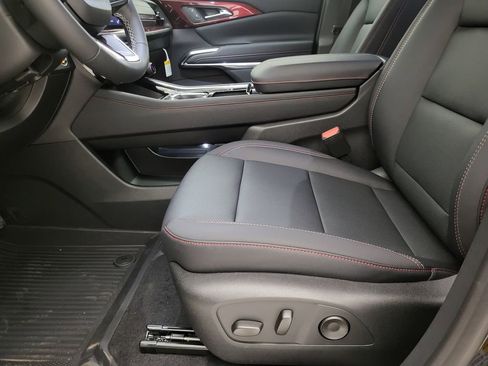 New 2026 Chevrolet Traverse Z71 w/ Driver Confidence Package image 3