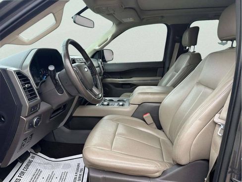 Used 2019 Ford Expedition Max XLT w/ Equipment Group 202A AWD/4WD image 11