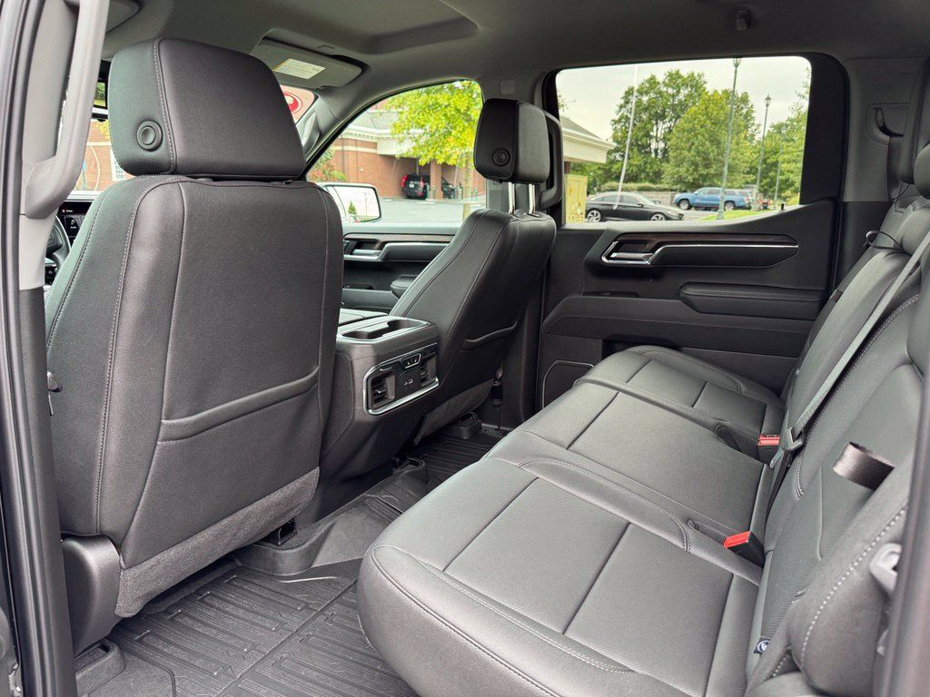 Certified 2025 GMC Sierra 1500 SLT w/ SLT Premium Plus Package AWD/4WD image 16