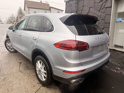 Used 2016 Porsche Cayenne image 7