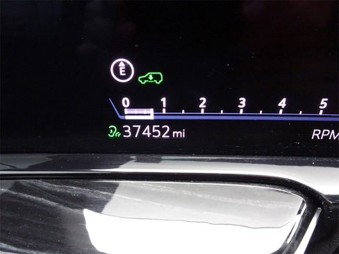 Certified 2022 Cadillac Escalade Sport w/ Touring Package image 23