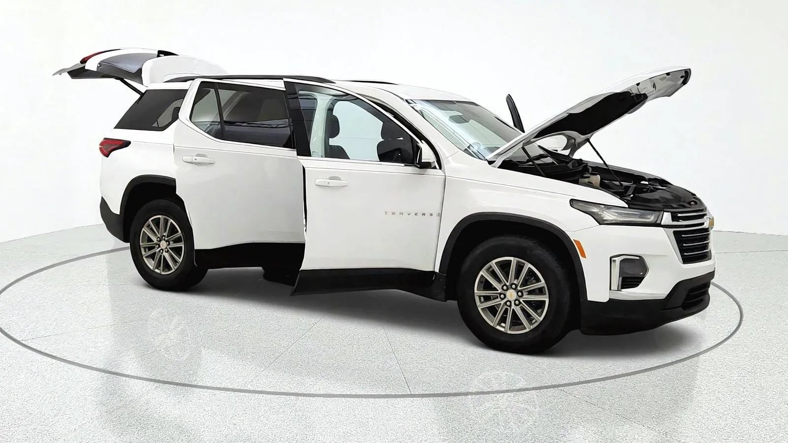 Used 2023 Chevrolet Traverse LT FWD image 11