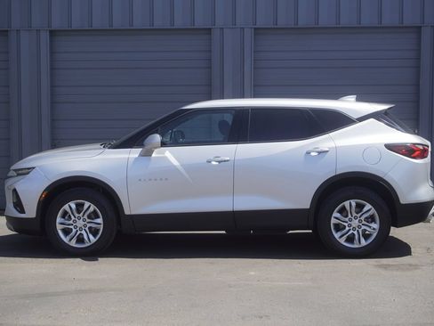 Used 2021 Chevrolet Blazer LT AWD/4WD image 2