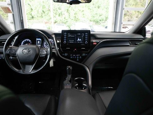 Used 2024 Toyota Camry SE FWD image 20