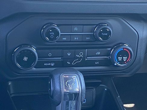 New 2025 Ford Bronco 4-Door AWD/4WD image 8