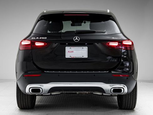 Used 2025 Mercedes-Benz GLA 250 4MATIC image 32