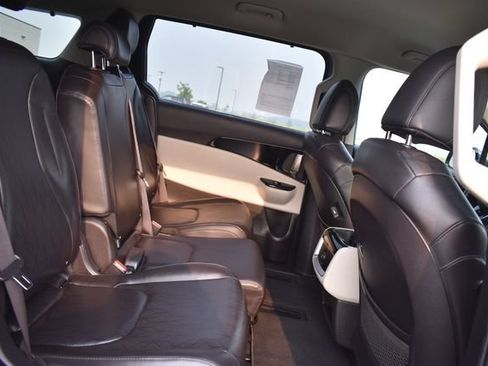Certified 2023 Kia Carnival EX FWD image 15