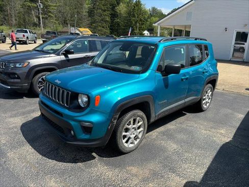 Certified 2022 Jeep Renegade Latitude w/ Convenience Group AWD/4WD image 1