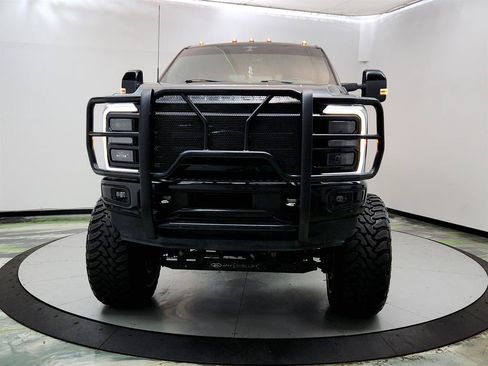 Used 2023 Ford F250 Platinum AWD/4WD image 2