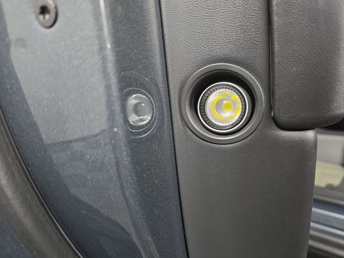 Used 2022 Rivian R1S Launch Edition AWD/4WD image 32