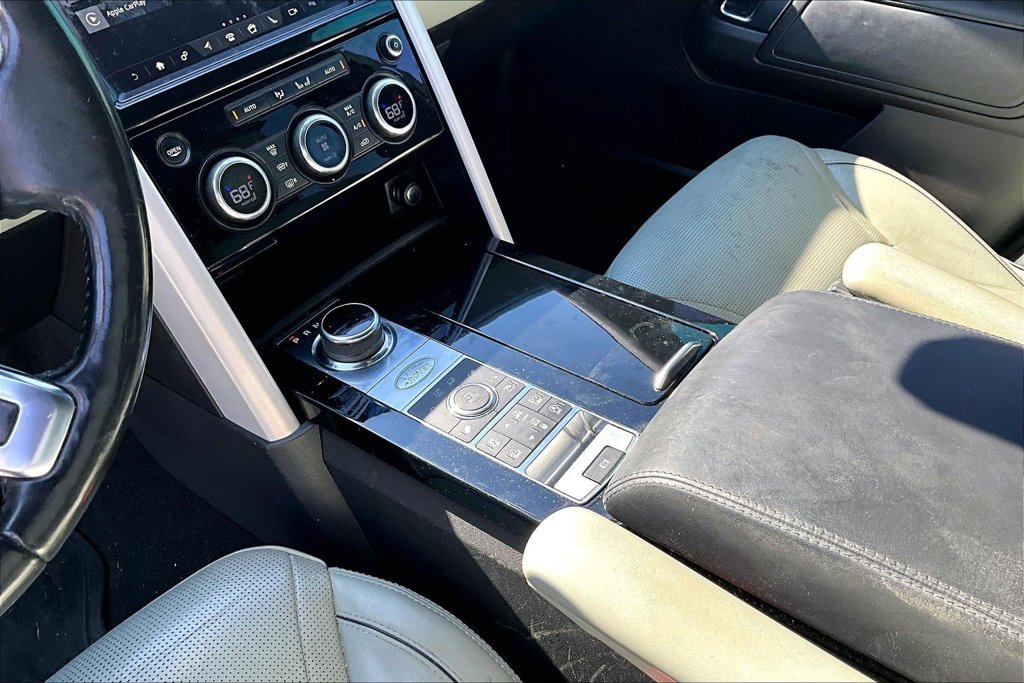 Used 2018 Land Rover Discovery HSE Luxury AWD/4WD image 16