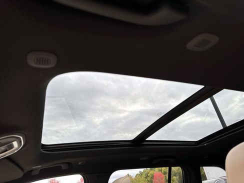 New 2025 Jeep Grand Cherokee Limited image 13