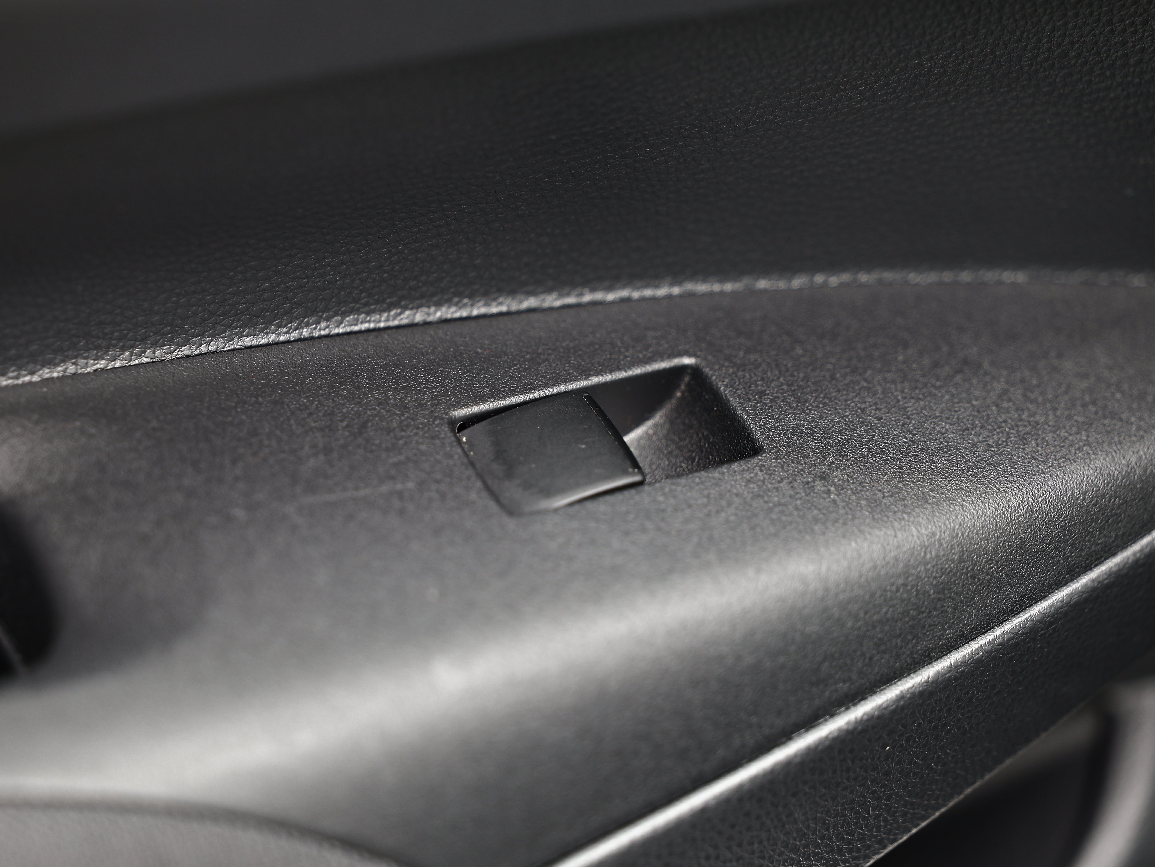 Used 2025 Toyota Corolla LE FWD image 23