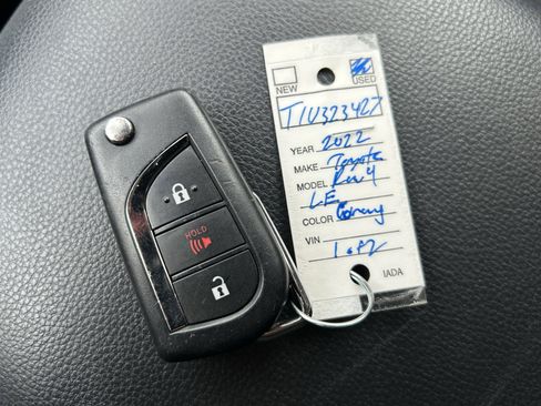 Certified 2022 Toyota RAV4 LE image 33