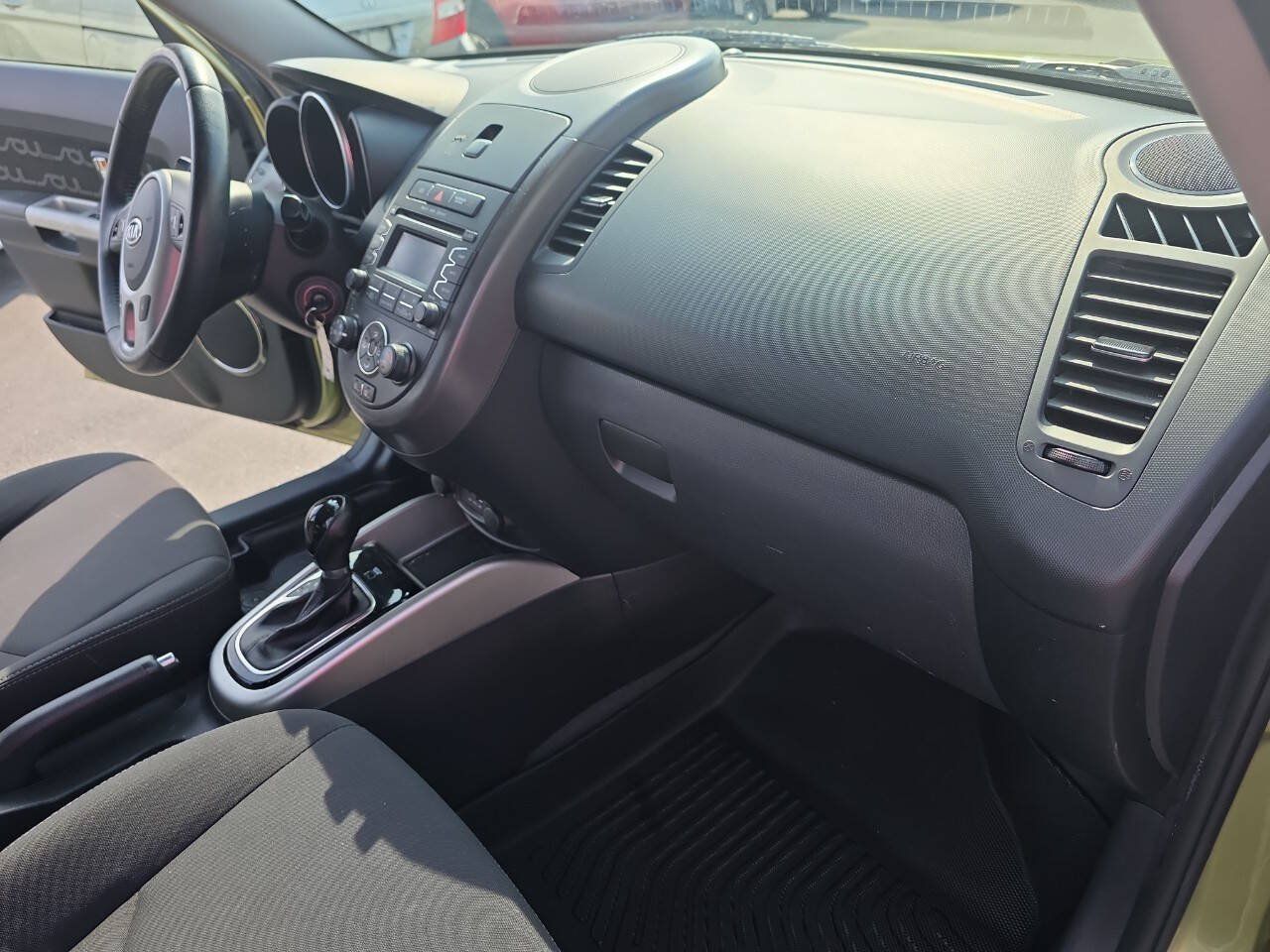 Used 2012 Kia Soul + FWD image 19
