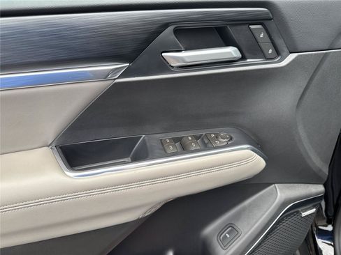 New 2026 GMC Acadia Elevation w/ Elevation Premium Package FWD image 17