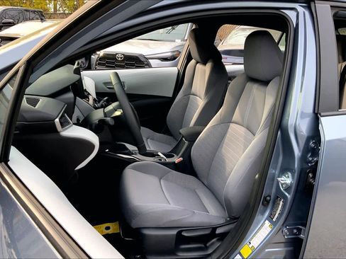 Used 2026 Toyota Corolla SE image 7