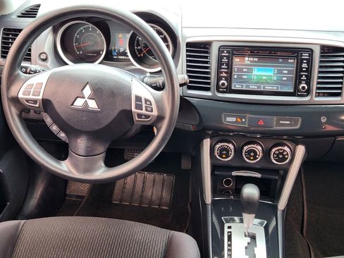 Used 2017 Mitsubishi Lancer ES FWD image 9