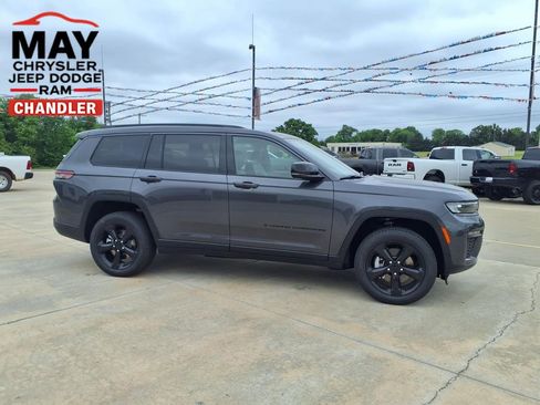 New 2026 Jeep Grand Cherokee L Limited w/ Limited Altitude Package AWD/4WD image 2
