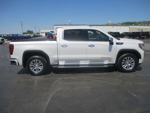 Used 2022 GMC Sierra 1500 Denali w/ Driver Alert Package II AWD/4WD image 4