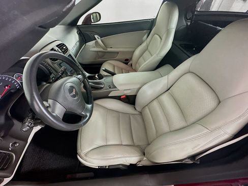 Used 2007 Chevrolet Corvette Coupe w/ Preferred Equipment Group RWD image 13