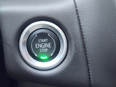 Certified 2022 GMC Yukon SLT w/ SLT Luxury Package image 22