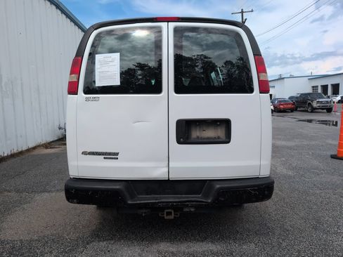 Used 2013 Chevrolet Express 2500 RWD image 7