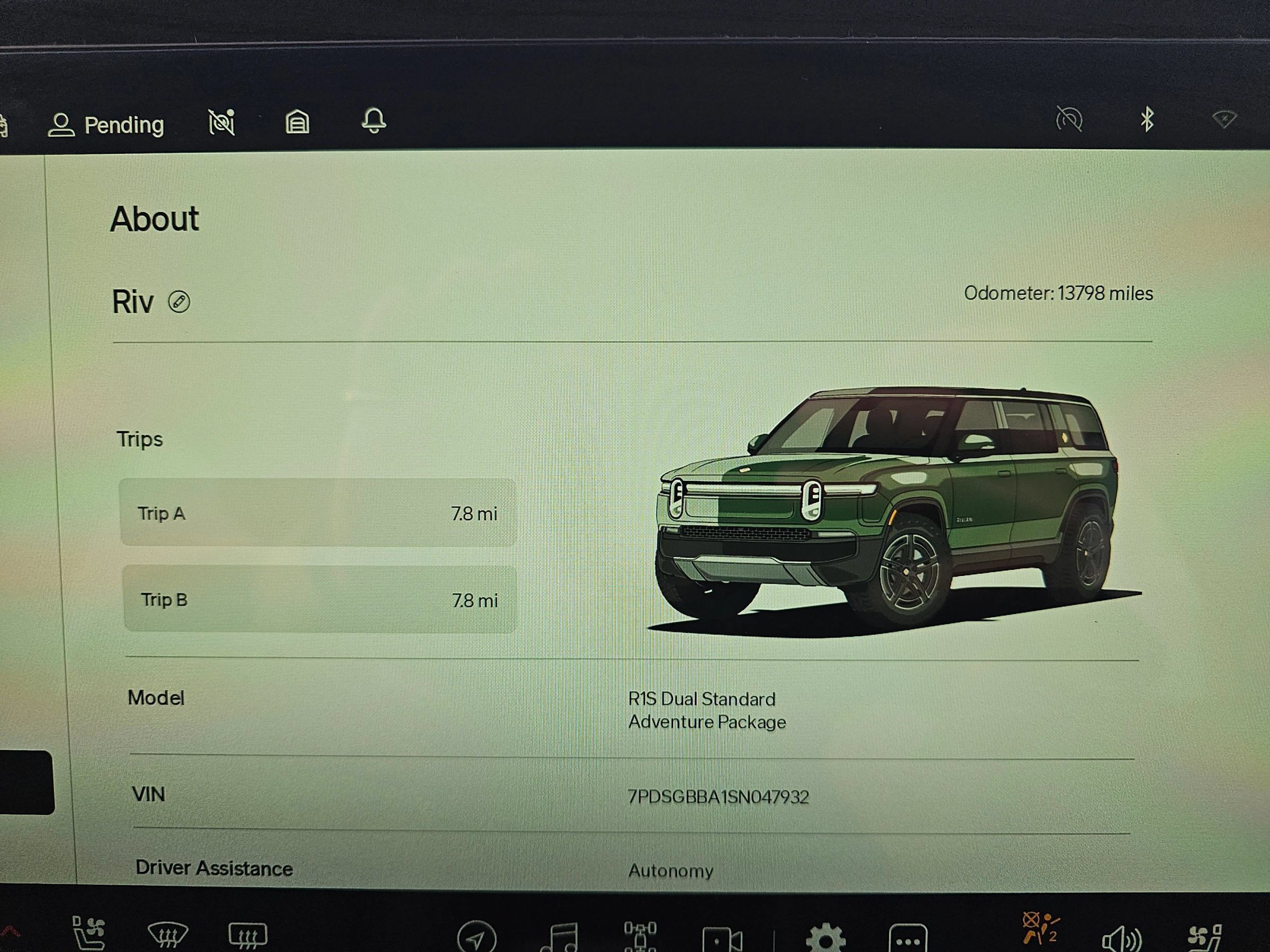 Used 2025 Rivian R1S Adventure Dual AWD/4WD image 21