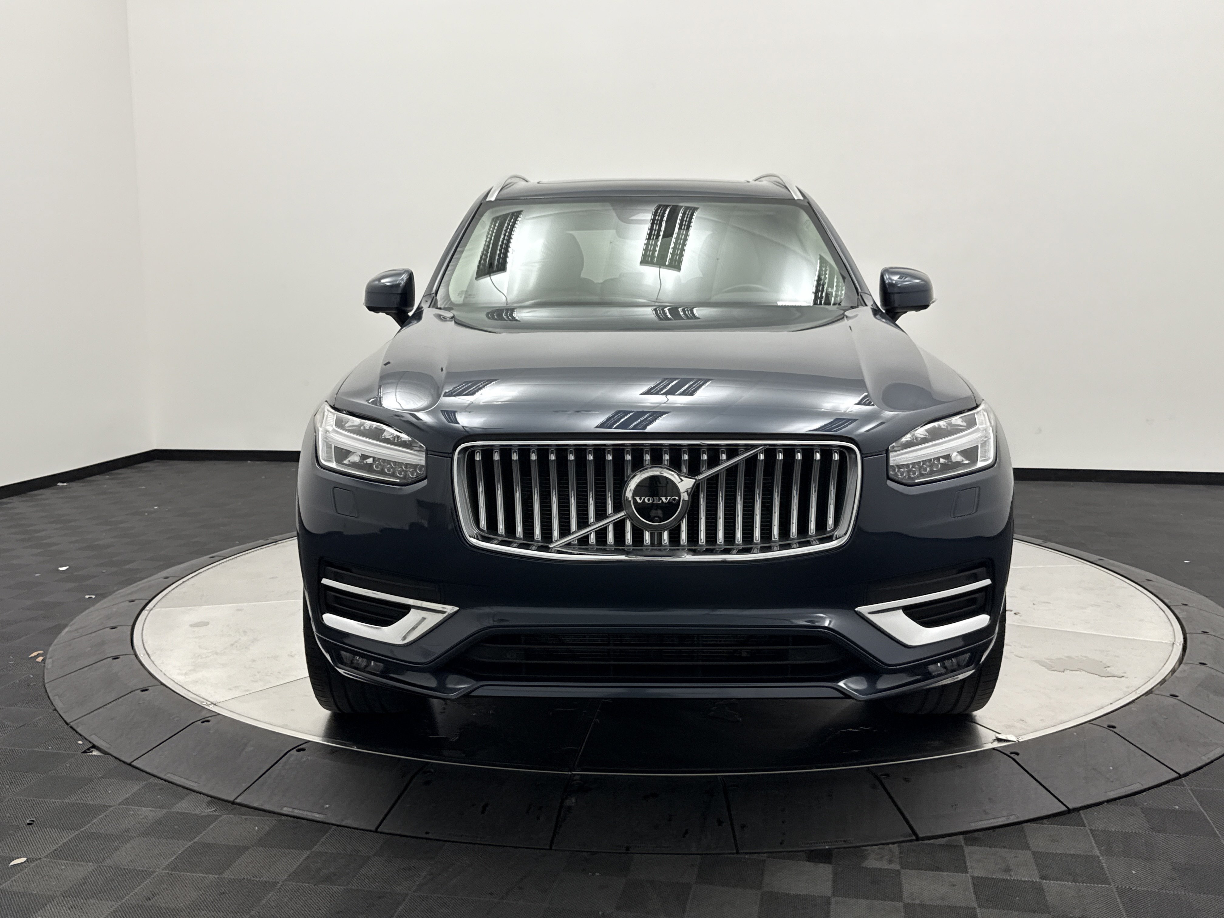 Certified 2024 Volvo XC90 B6 Plus w/ Protection Package Premier AWD/4WD image 2
