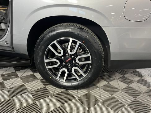 Used 2023 GMC Yukon XL AT4 image 12