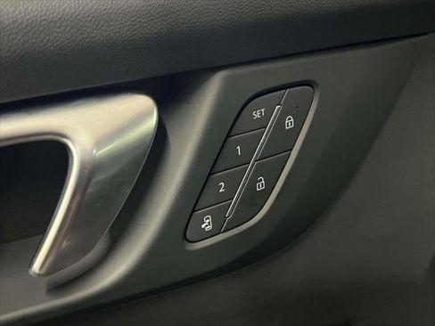 Used 2025 Buick Enclave Preferred w/ Power Package image 19