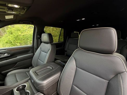 Used 2024 Chevrolet Tahoe Premier image 16